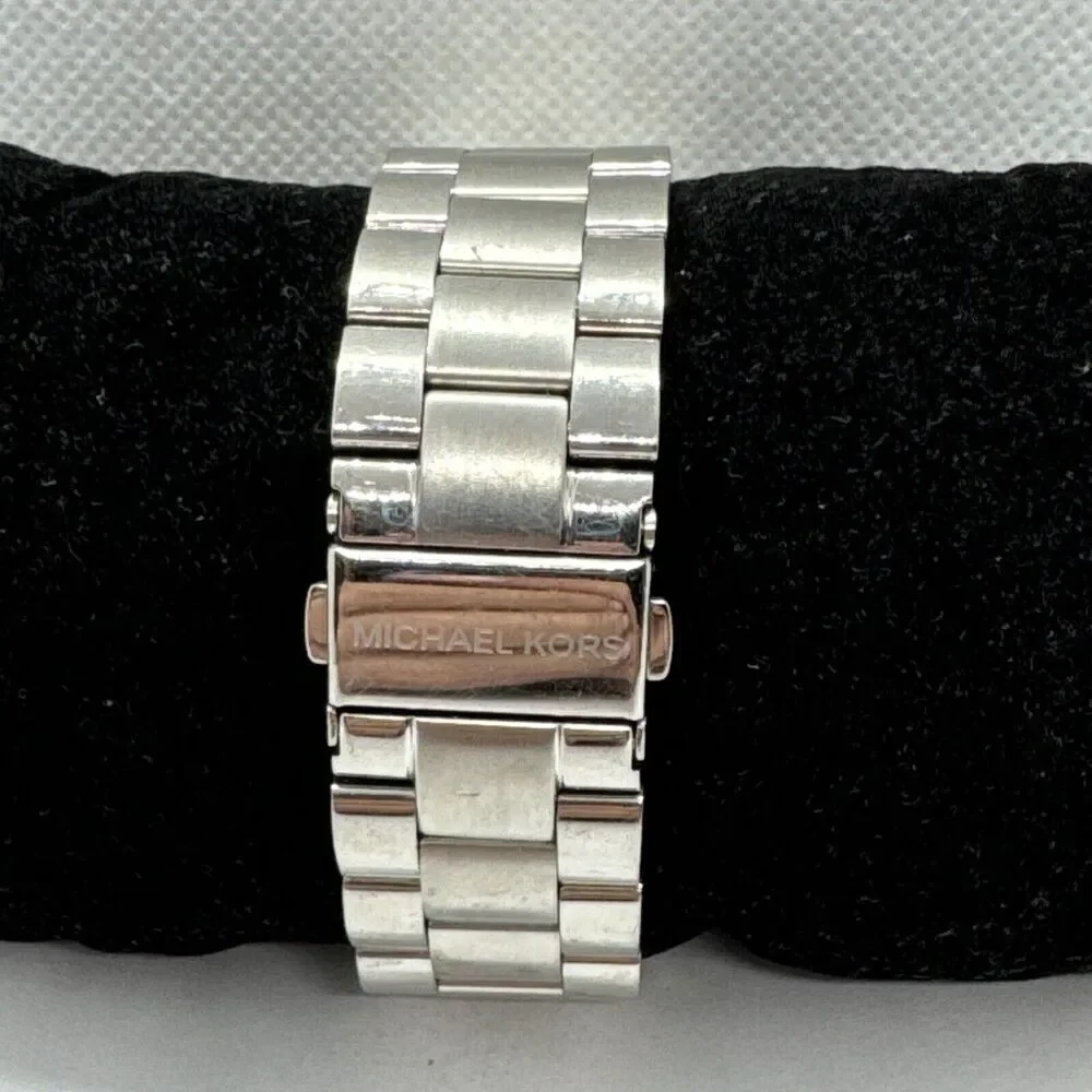 Michael Kors Slim Runway MK3178 Women's Silver Analog Dial Quartz Watch JNA609